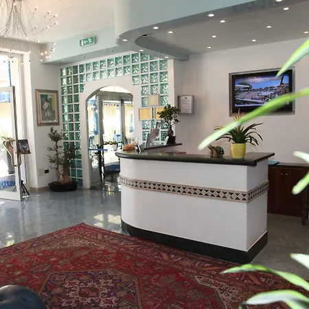 Bellevue מלון 4*